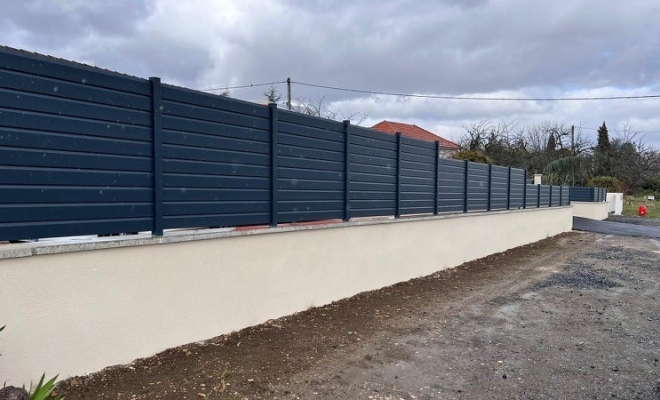 Installation pose clôture rigide en aluminium à Clermont-Ferrand et sa région