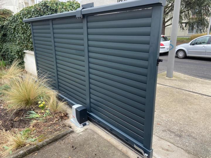 Pose de portails alu et acier Clermont-Ferrand