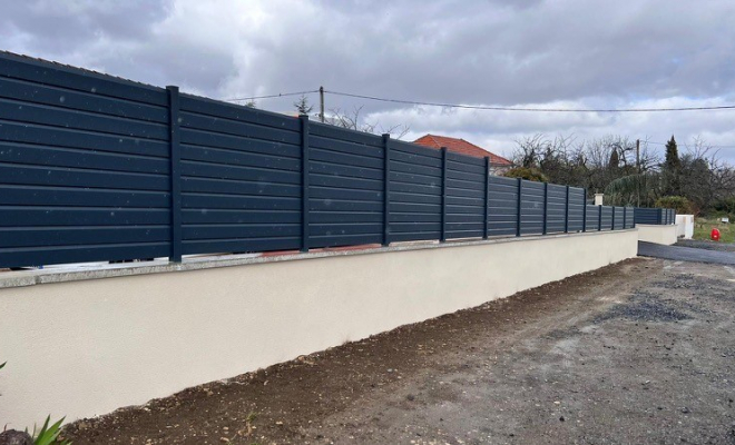 Installation d'un portail coulissant en aluminium gris anthracite 7016 et sa clôture aluminium à Plauzat 63, Clermont Ferrand, DSA Solutions