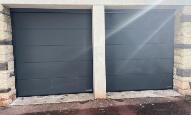 Installation de deux portes de garage sectionnelles Hormann à Riom